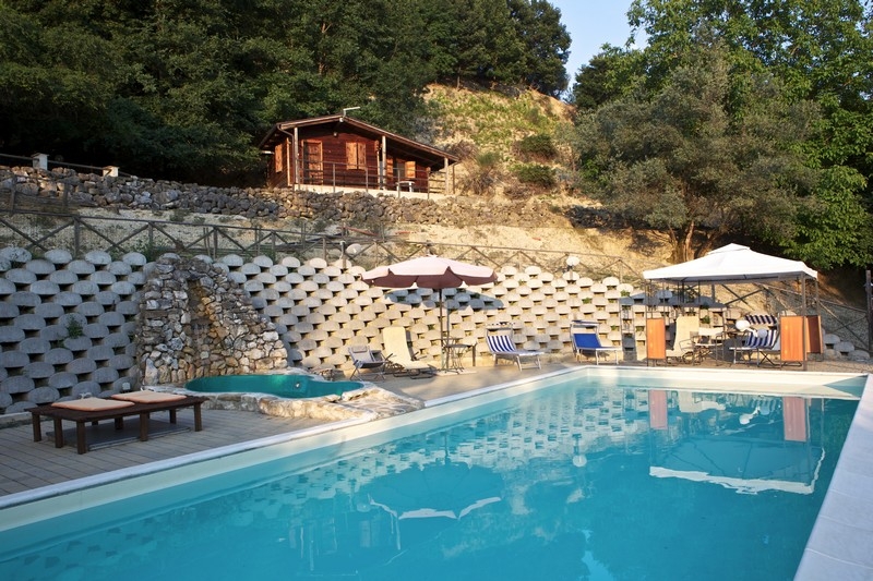 Weekend In Umbria In Appartamenti Con Camino Ristorante E