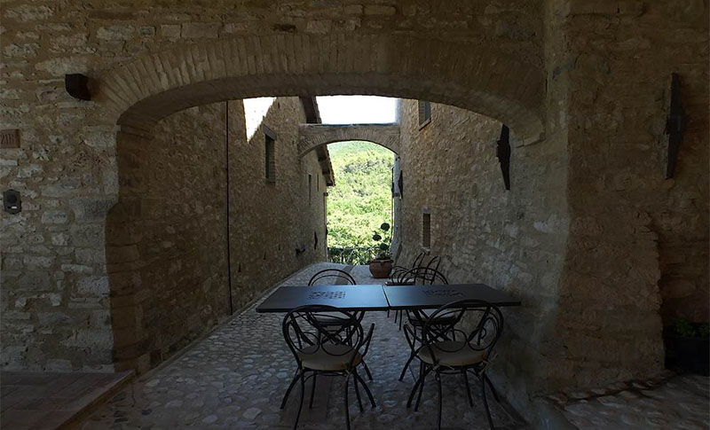 BORGO-DIFFUSO-SOPRA-FOLIGNO