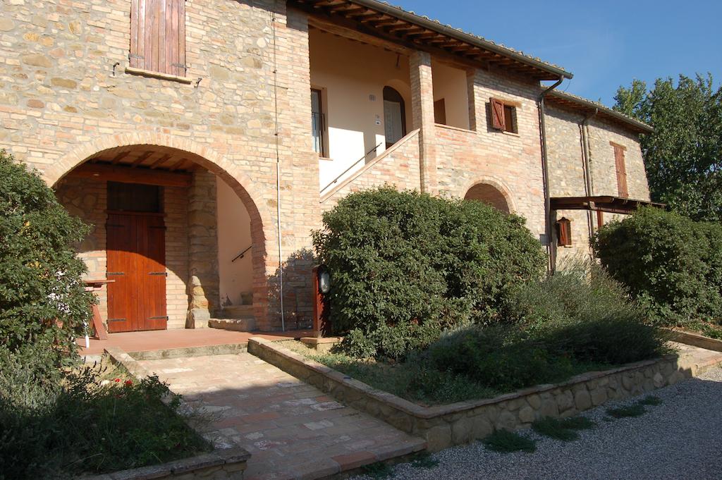 agriturismo con appartamenti e ristorante todi
