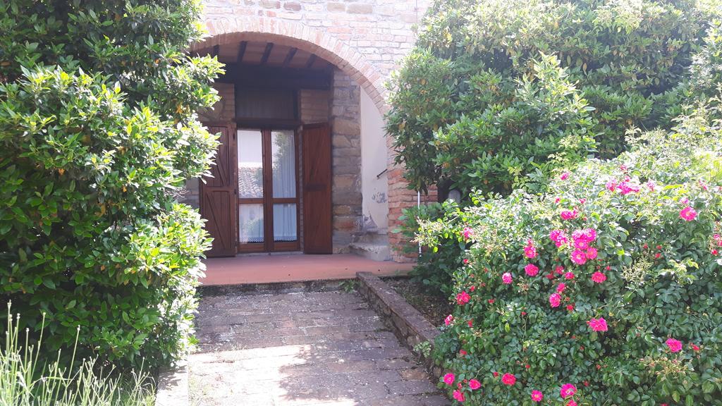agriturismo con appartamenti ristorante e piscina umbria