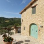 albergo diffuso con appartamenti e piscina umbria
