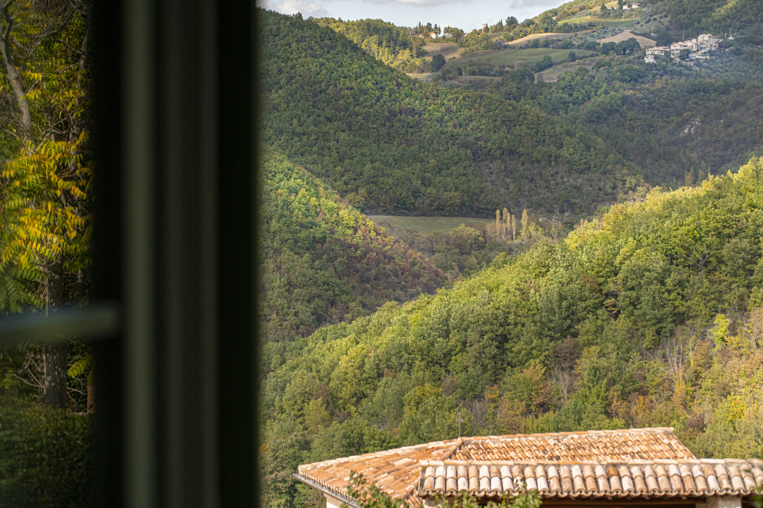 casa vacanza con piscina e ristorante foligno