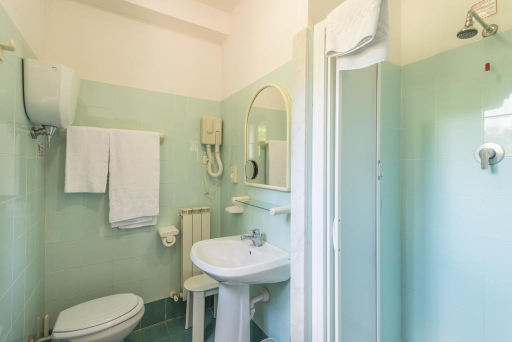 hotel con piscina Magione