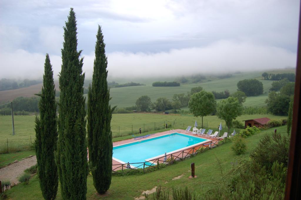 piscina-vecchio-casolare- collazzone