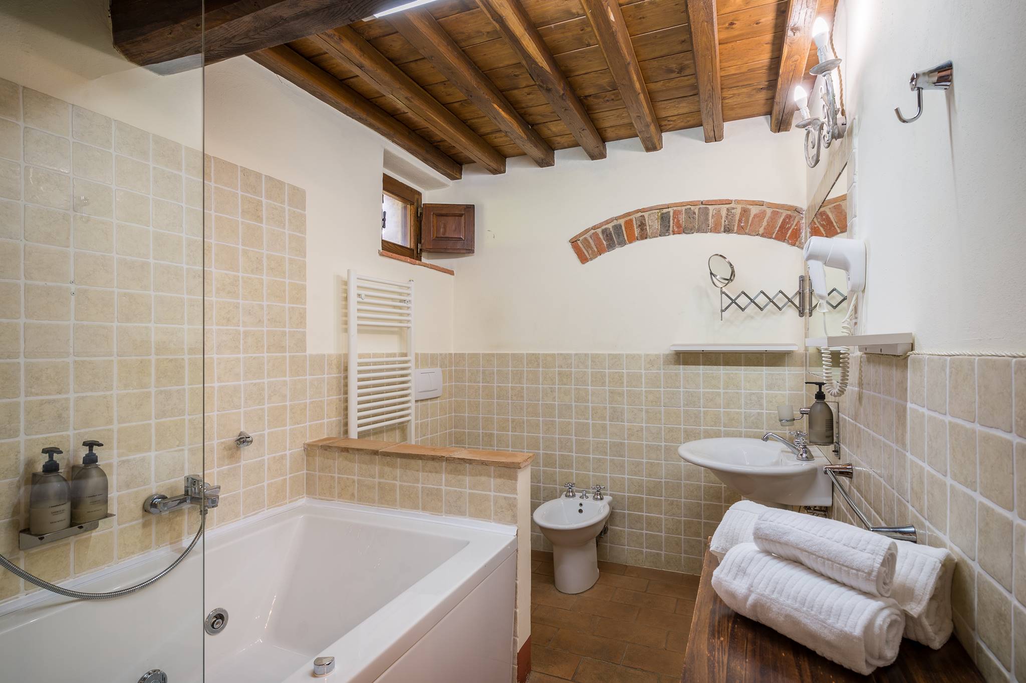 resort con piscina e benessere umbria